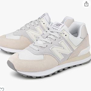 New Balance 574 in Ivory Size 8.5